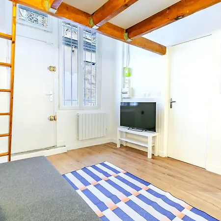Apartment Cool Avec Mezzanine 17eme Arrondissement