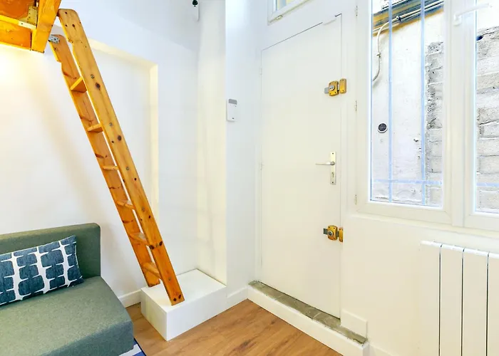 Cool Avec Mezzanine 17eme Arrondissement アパート パリ