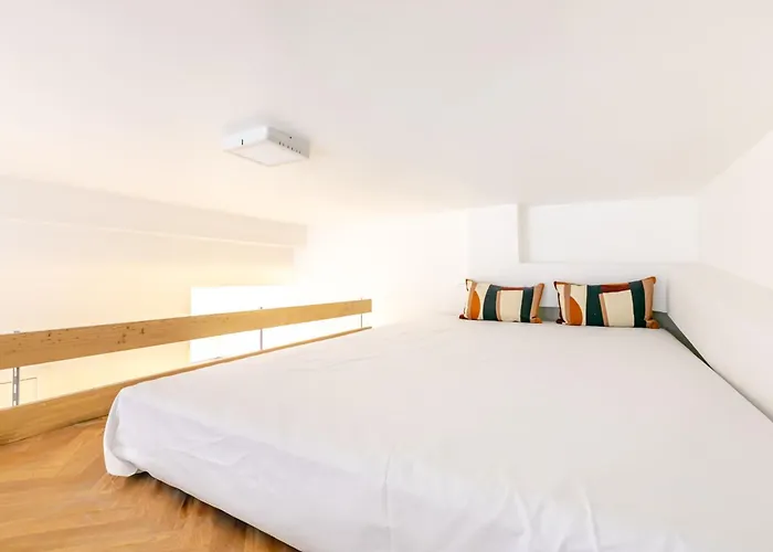 Cool Avec Mezzanine 17eme Arrondissement * パリ