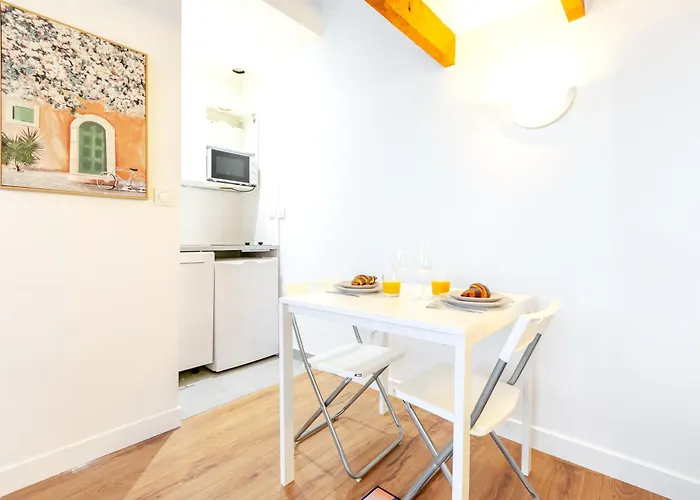 Cool Avec Mezzanine 17eme Arrondissement アパート