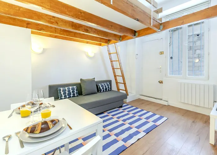 Apartamento Cool Avec Mezzanine 17eme Arrondissement